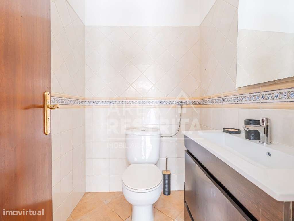 Moradia Geminada T3 com Garagem, Excelentes Áreas e Localização Pri...-51