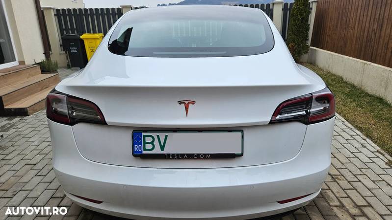 Tesla Model 3 Standard Reichweite Plus Hinterradantrieb - 5