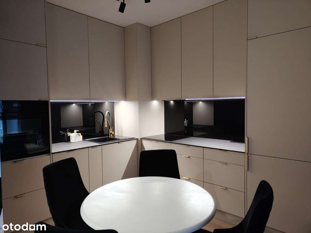 Bezpośrednio 2 pokoje Tczew - Pełny obrazek: 1/8