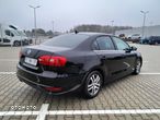 Volkswagen Jetta 2.0 TDI Highline - 3