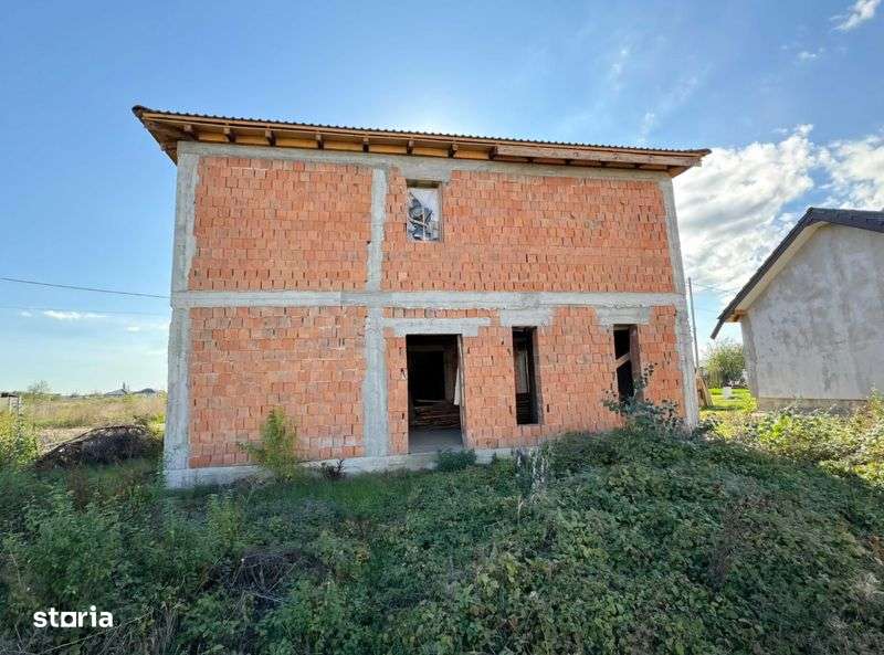 Teren si casa de vanzare - Imagine principală: 3/5