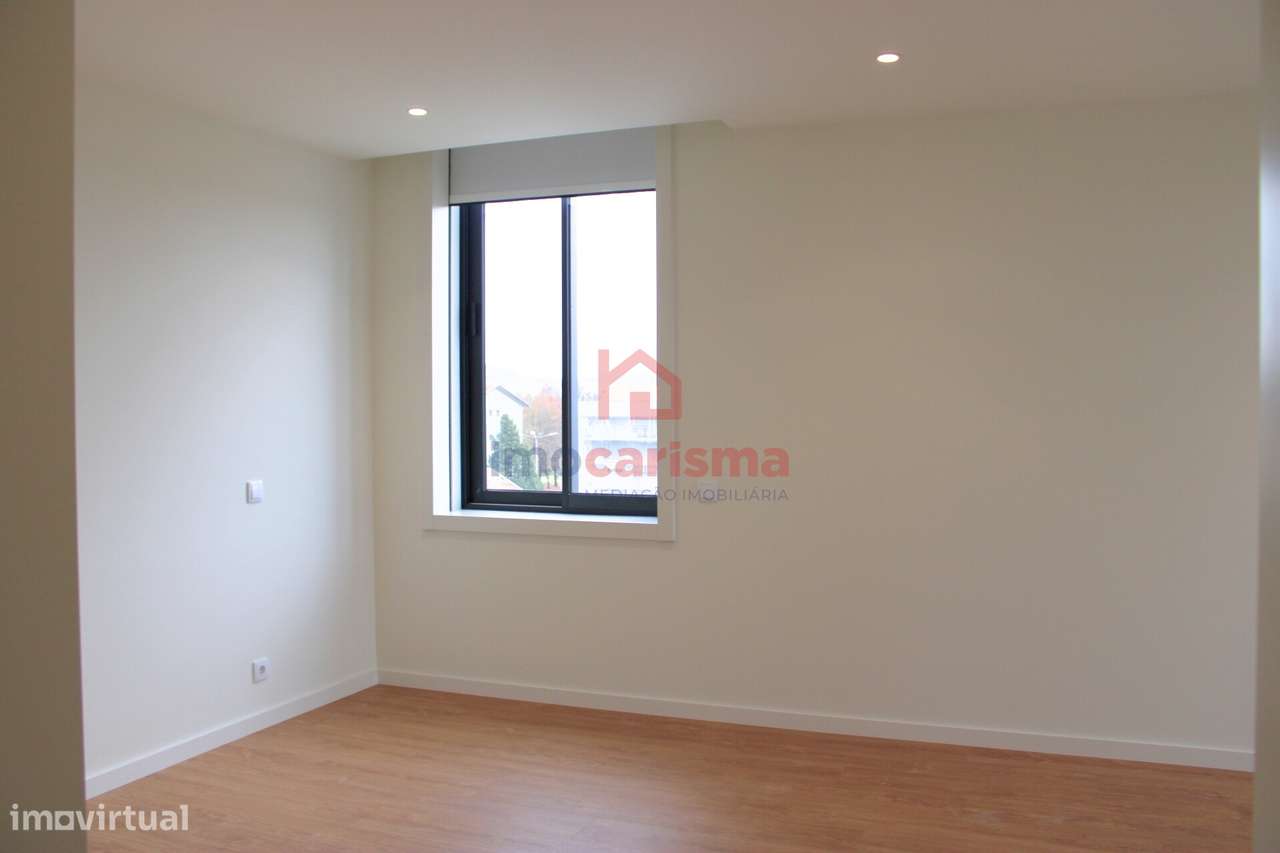 Apartamento T3 Novo, No Último Piso, Centro de Paços de Ferreira-21
