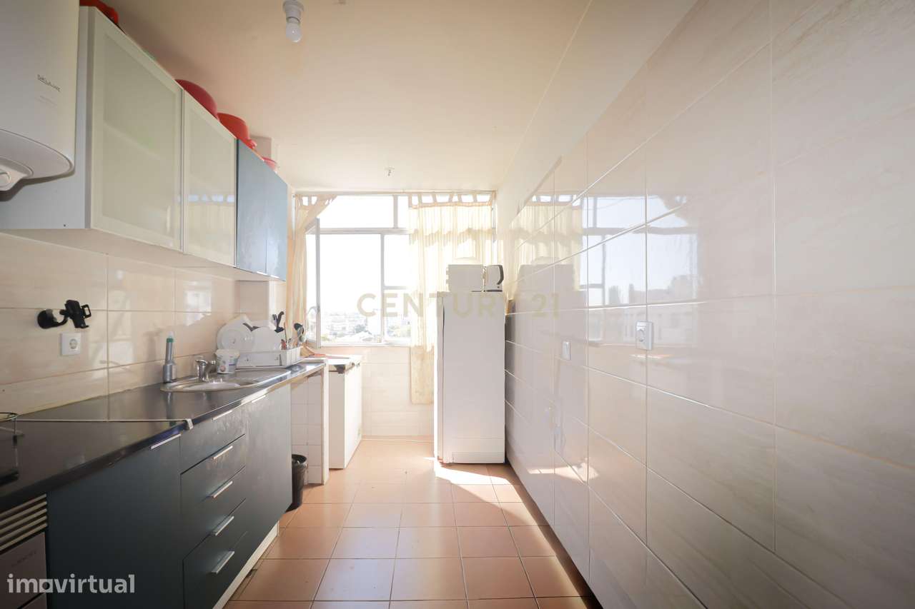 Apartamento T4 com Vista Panorâmica na Baixa da Banheira - Grande imagem: 2/11