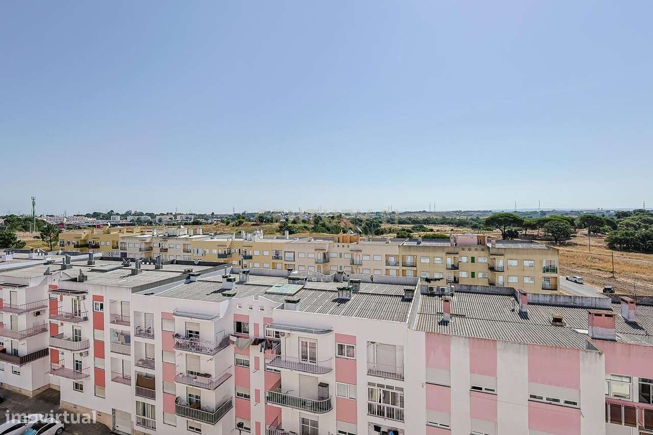 T2 com Vista Panorâmica sobre Setúbal | Excelente Localização-25