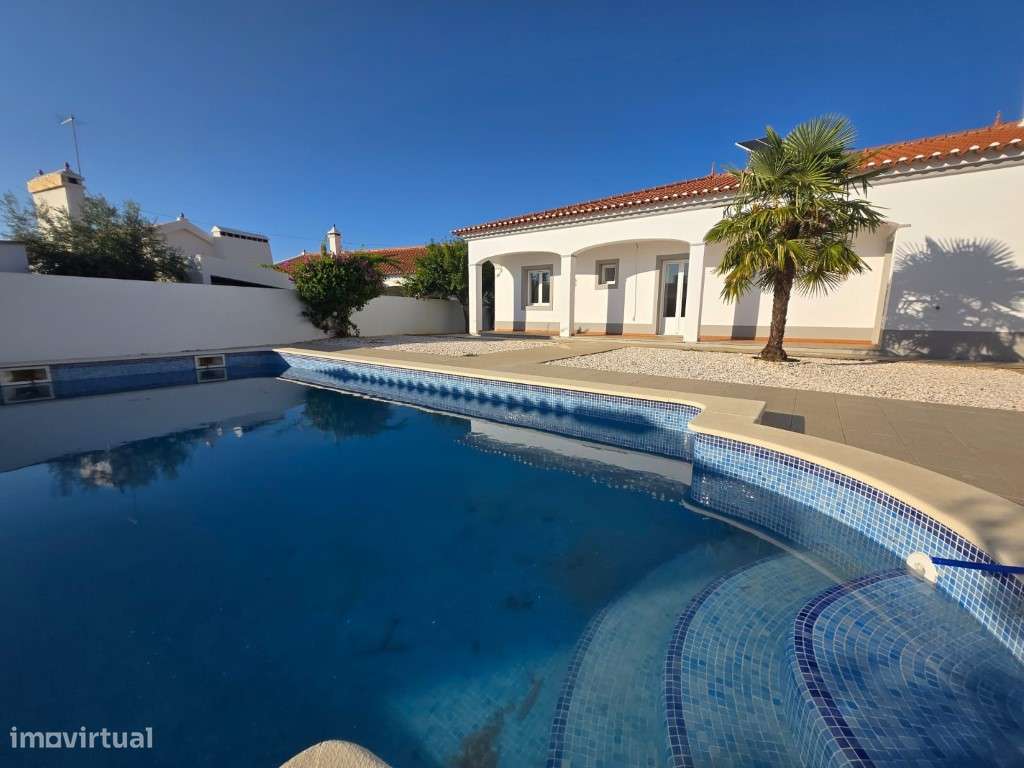 Moradia Térrea T4, com piscina, junto à Vila de Redondo - Grande imagem: 2/41