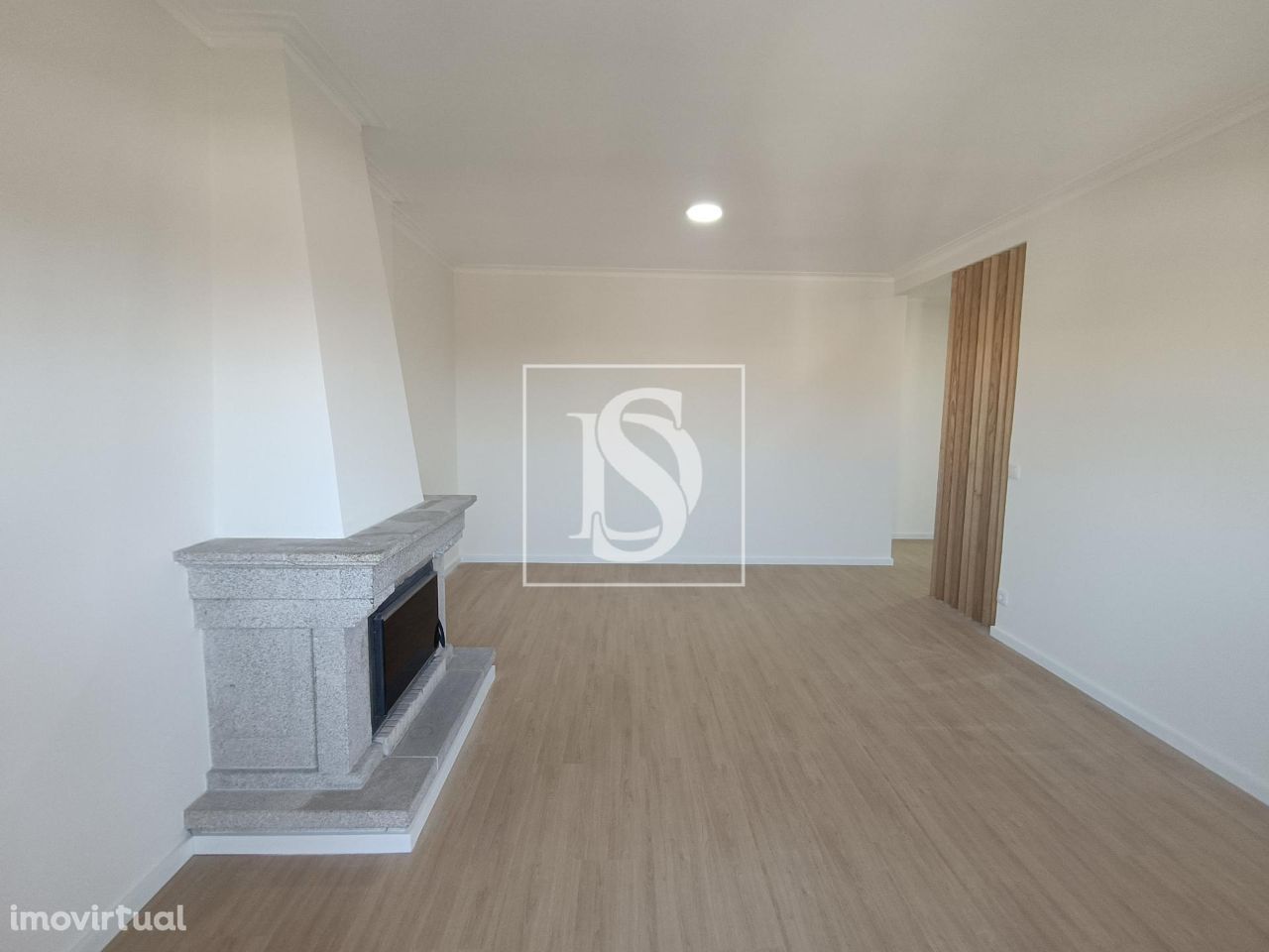 Apartamento T2, RENOVADO, em LABRUGE