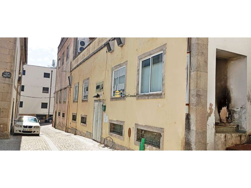 4 Frações para Venda | Centro de Lamego-7
