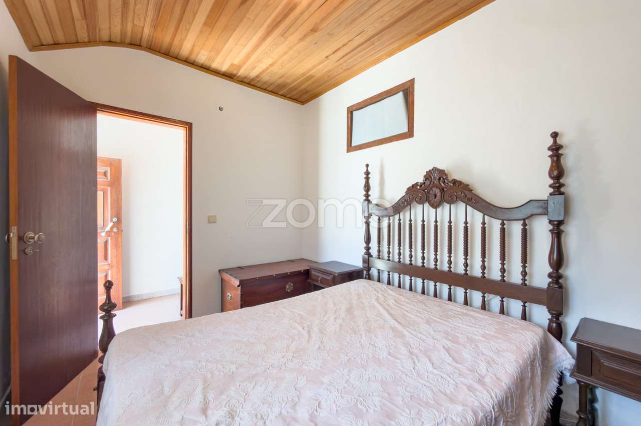 Lote de Terreno com 900m² em Longueira/Almograve-12
