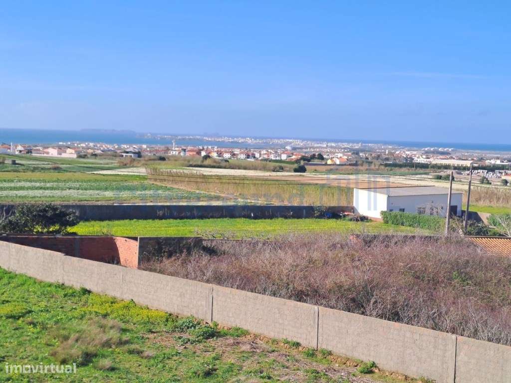 Moradia V3+1 com vista para a península de Peniche-8