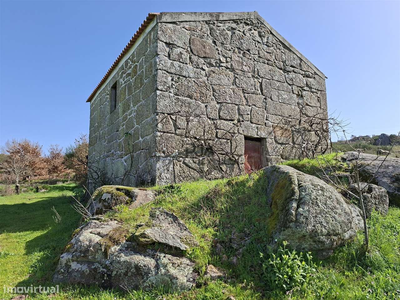 Quinta com 2Ha em Vila Cortês da Serra, Gouveia-8