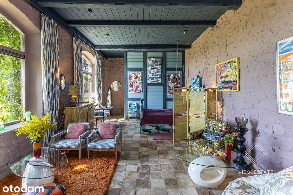 Wyjątkowy artystyczny dom na wzgórzu z pensjonatem-9