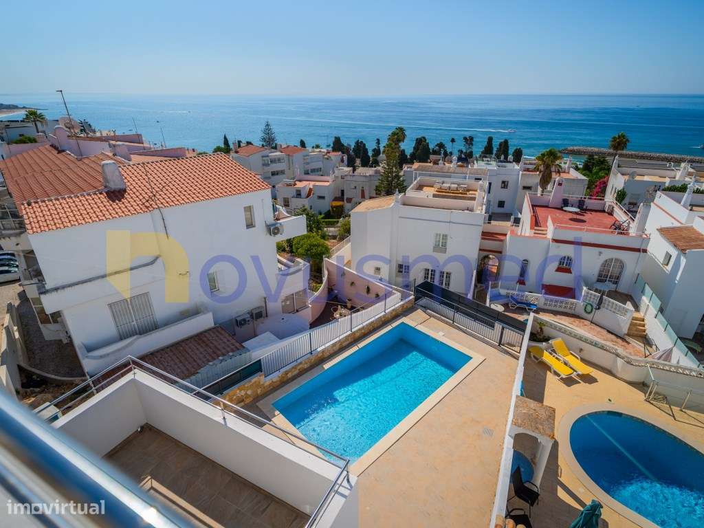 Moradia renovada com piscina e vistas panorâmicas sobre Albufeira e...-17