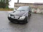 Mercedes-Benz Classe C200 CDI (122Cv) de 2005 - Peças Usadas (8613) - 2