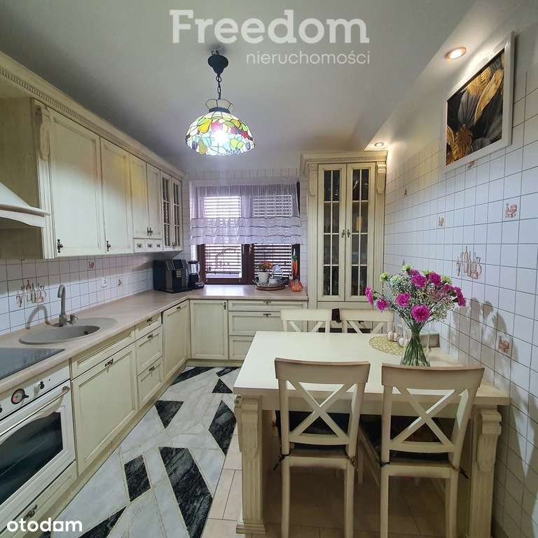 Komfortowy dom w atrakcyjnej okolicy - Pełny obrazek: 5/18