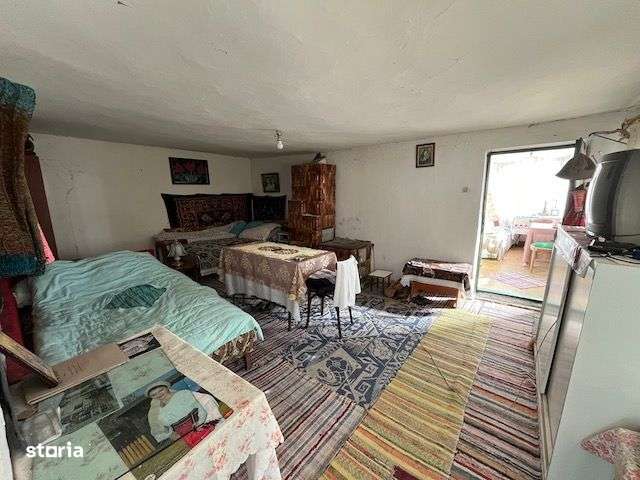 Casa veche cu teren generos in com. Rosiile, Jud. Valcea-8