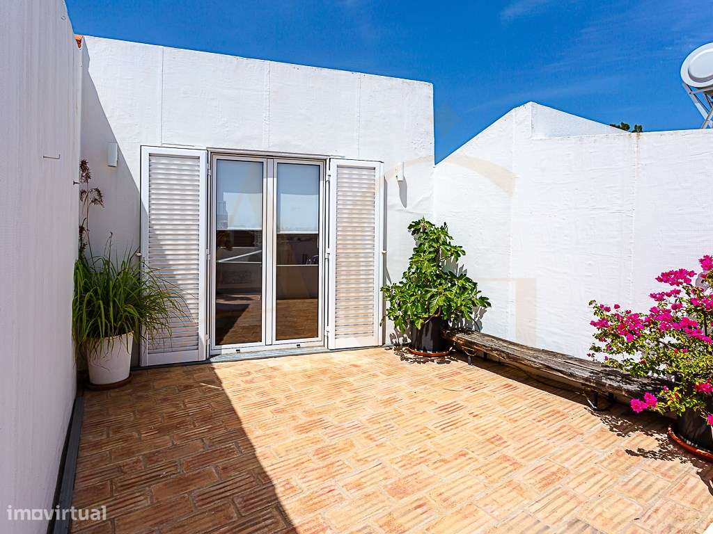 Moradia com Garagem, Piscina, Jardim e amplos Terraços, para venda ...-36
