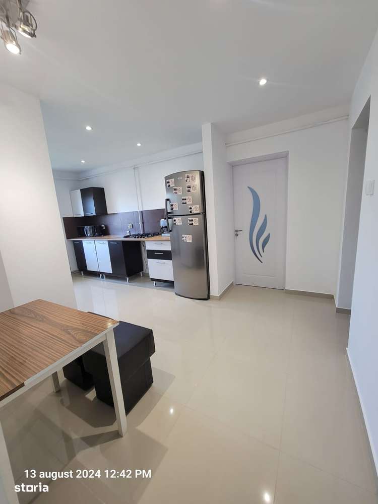 Vanzare  apartament 2 camere mobilat/utilat - zona Micro 3-10