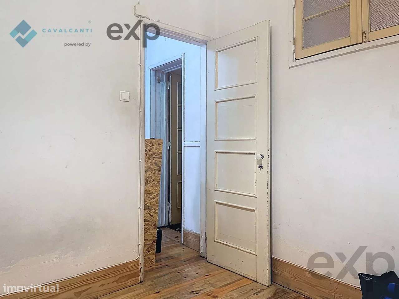 T3 com charme e logradouro Para Remodelar – Lisboa-14