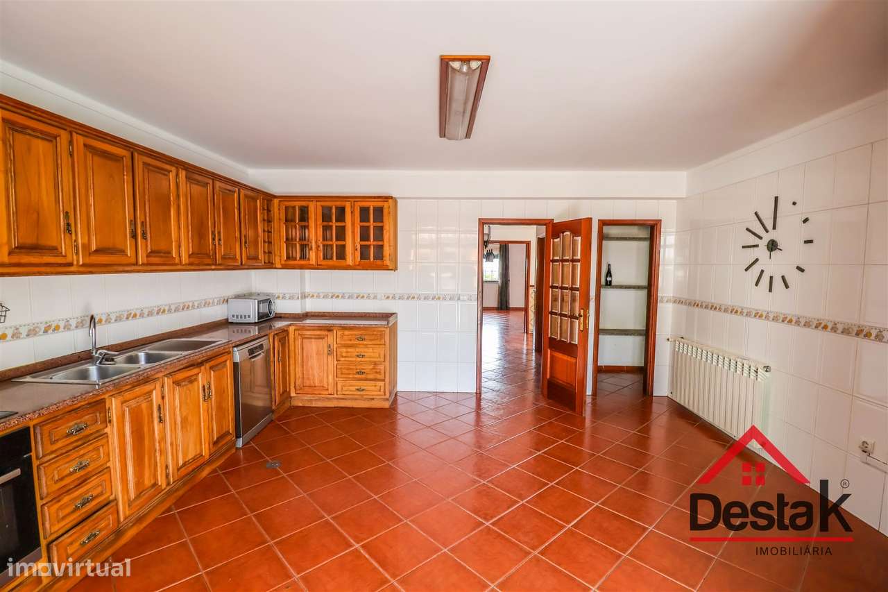 Moradia V3+1 situada no Viso Norte - Grande imagem: 5/19