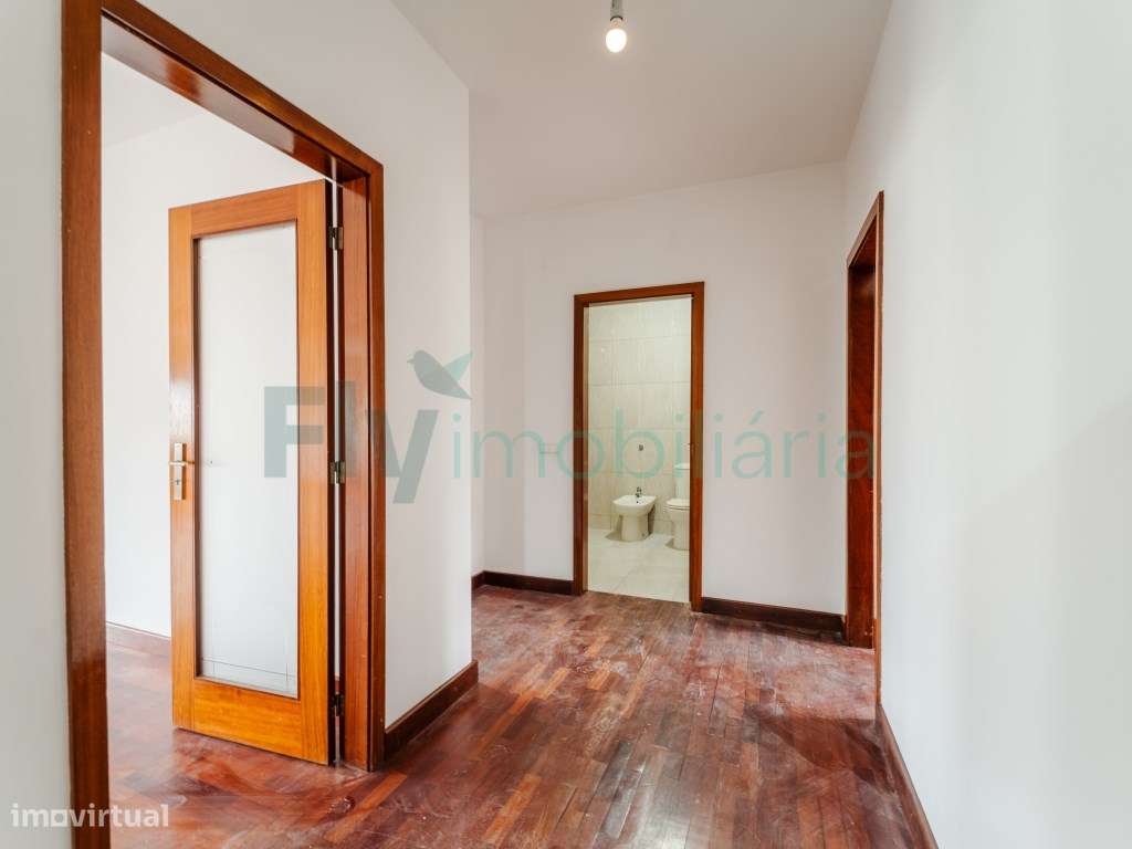 Excelente Apartamento T4 com Suite e Lugar de Garagem para 2 Carros-37