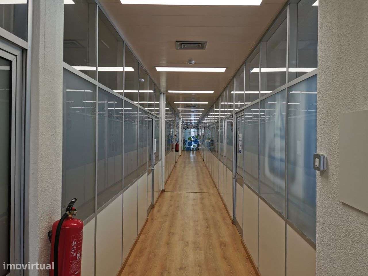 Sala de Escritórios 6104, em Setúbal de 101m2 - 8€/m2 - Grande imagem: 2/13