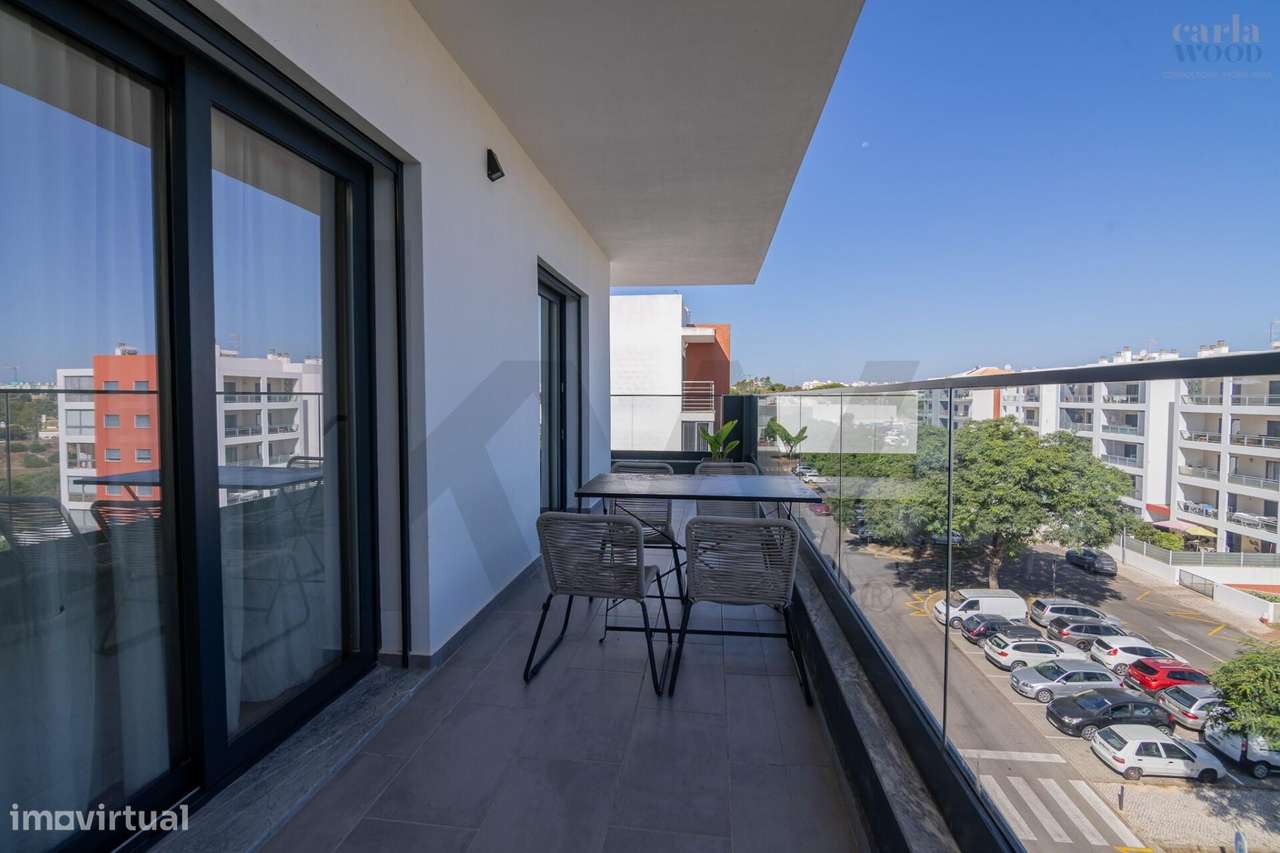 Excelente apartamento novo, localizado entre a cidade e o mar-23