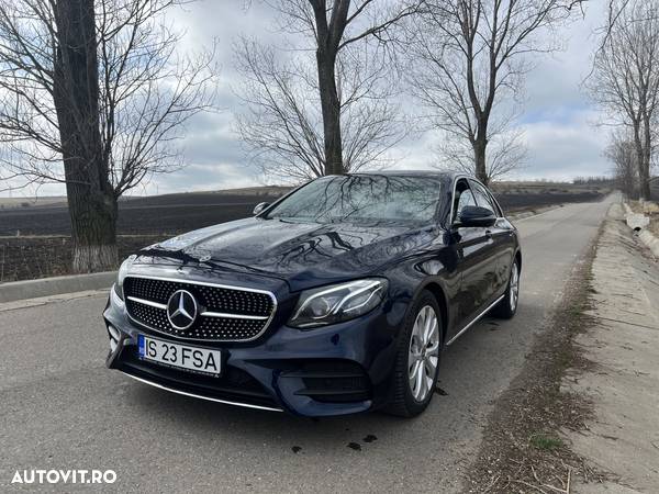 Mercedes-Benz E 220 d 4Matic T 9G-TRONIC AMG Line - 1