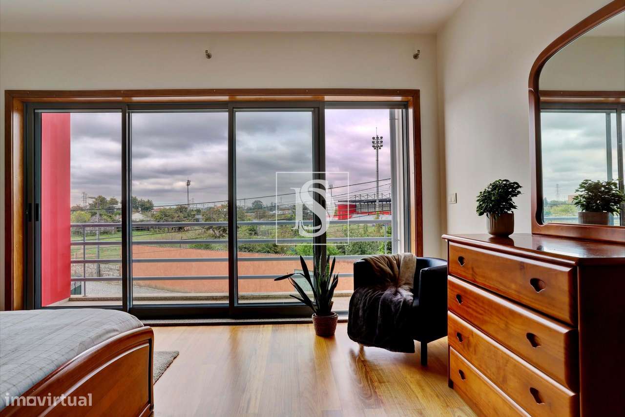 Moradia T3 com espaço exterior e garagem - Nogueira - Maia-31