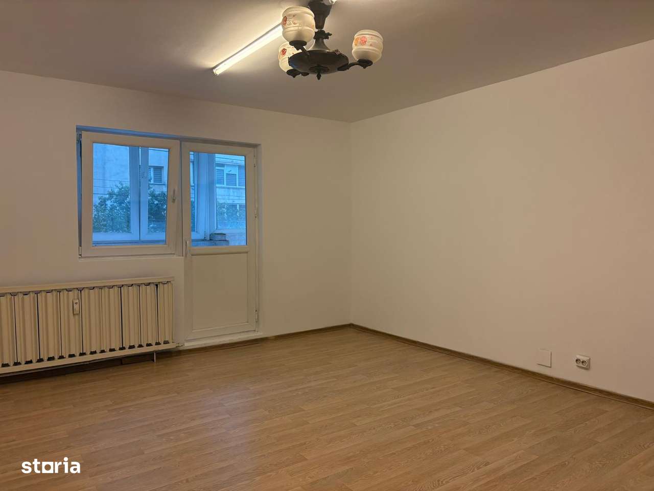 Vanzare-Sebastian, parc ,2 camere, 1/8, dec, bl. 95, liber, E