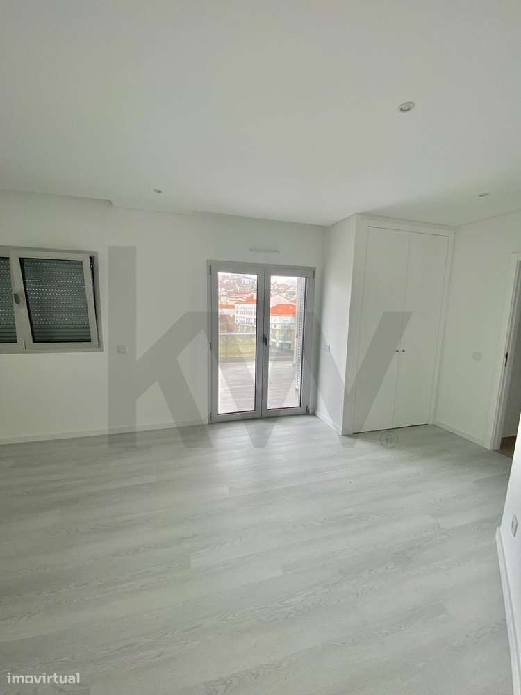 Apartamento T3 Duplex com Terraço - Nazaré Centro - Grande imagem: 4/27