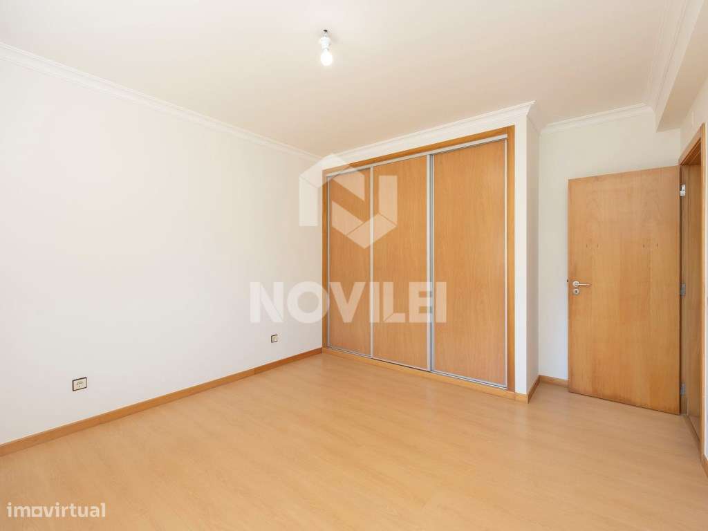 Moradia Isolada Térrea, renovada, 1500m2 de terreno murados-19