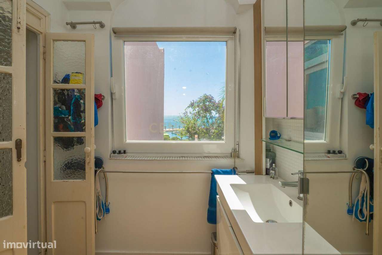 Apartamento com charme em Setúbal com uma vista soberba para o rio e t-24