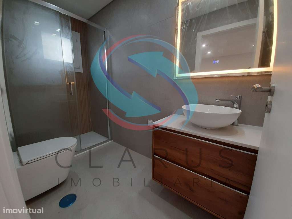 Apartamento T2 Duplex C/Parqueamento - Grande imagem: 5/7