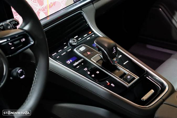 Porsche Panamera Sport Turismo 4 E-Hybrid - 35