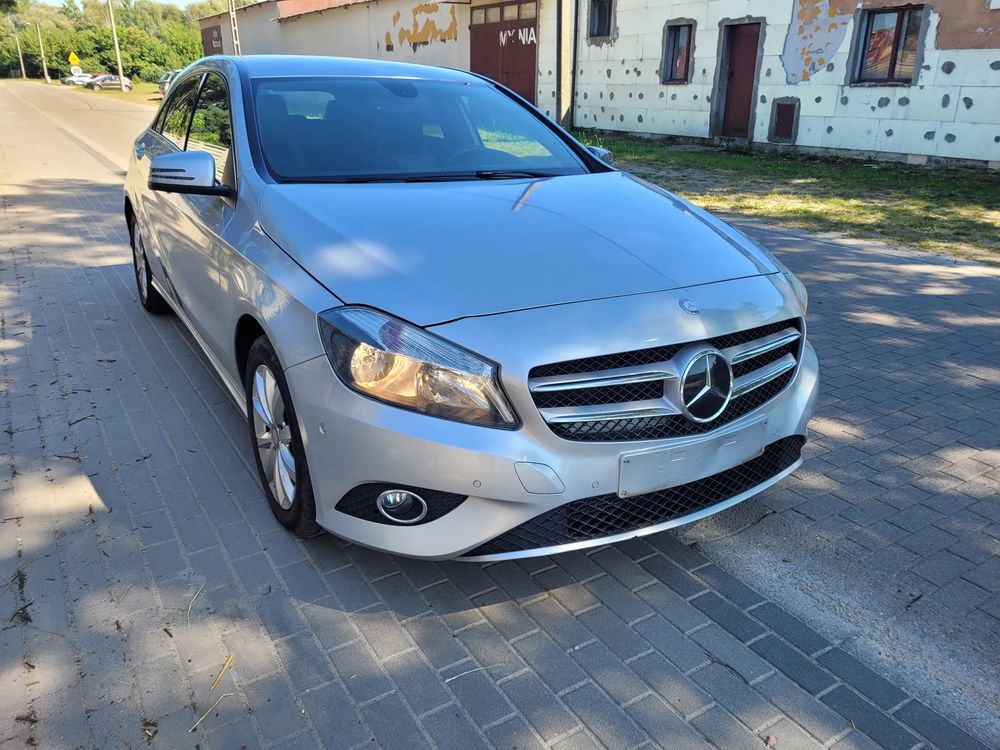 Mercedes-Benz A W176 (2012-) 180 7G-DCT AMG Line 2013