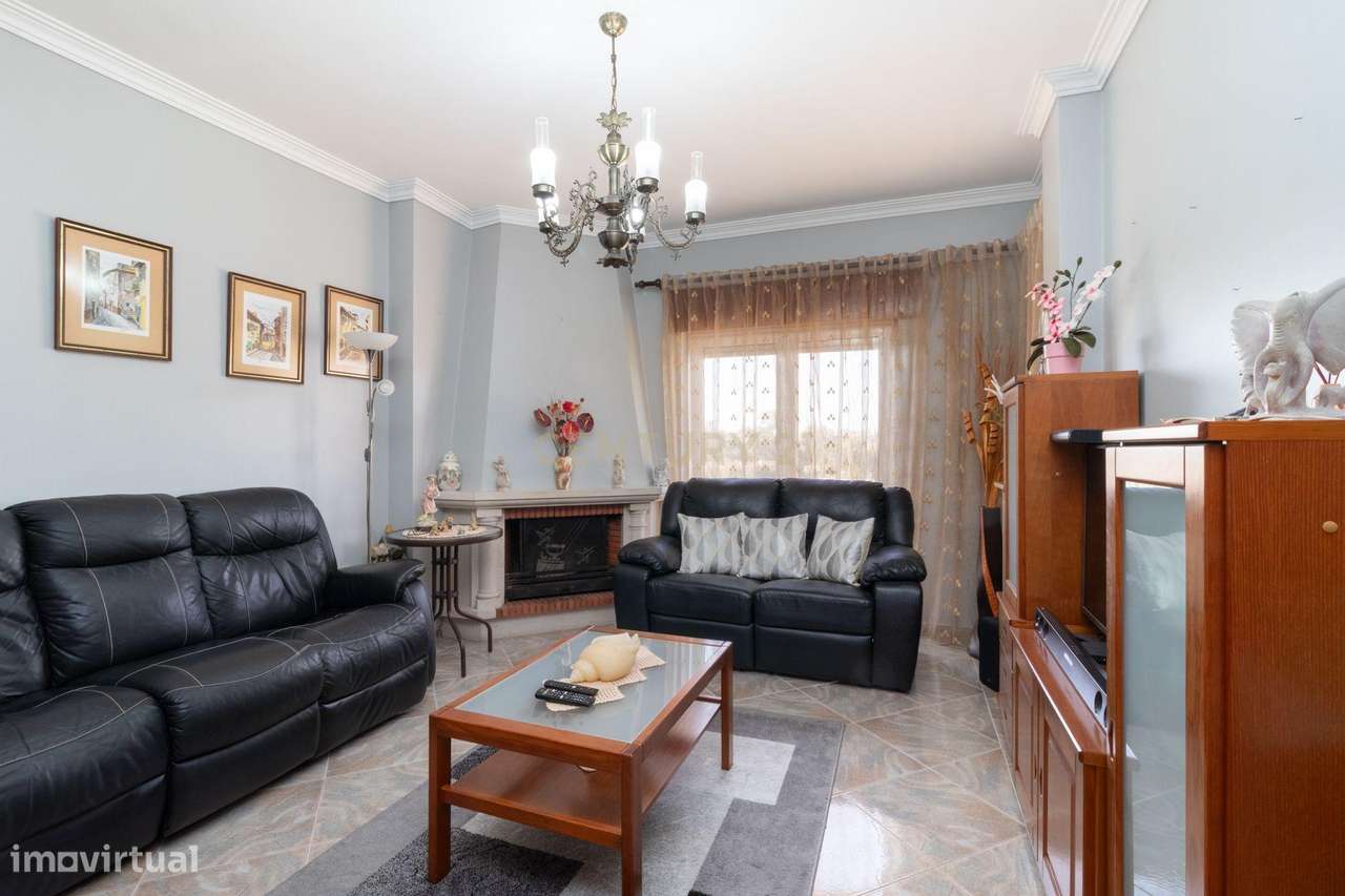 Apartamento T3 com arrecadação na Torre da Marinha – excelente localiz - Grande imagem: 1/29