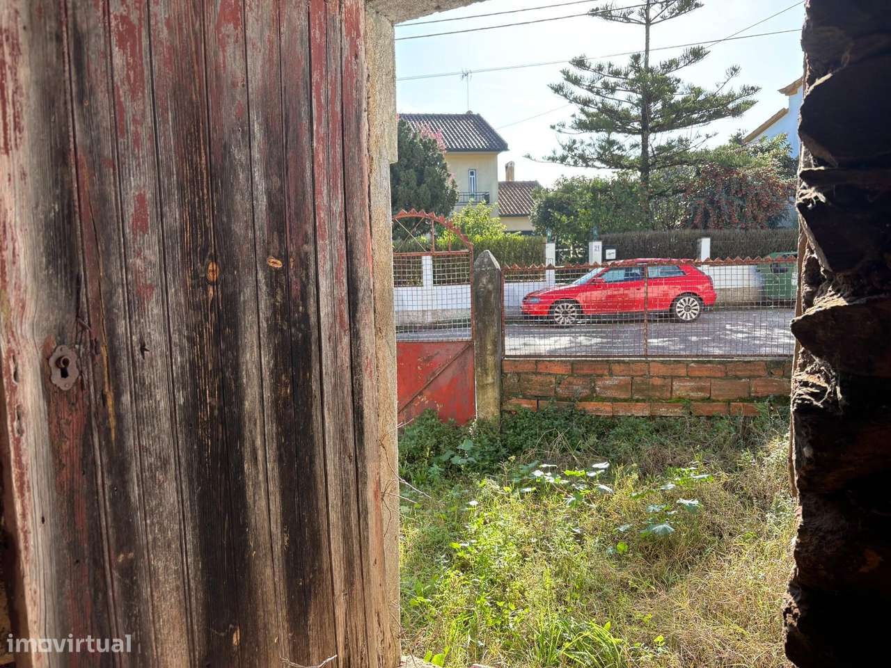 Moradia para reabilitar e terrenos com potencial construtivo às portas - Grande imagem: 5/19