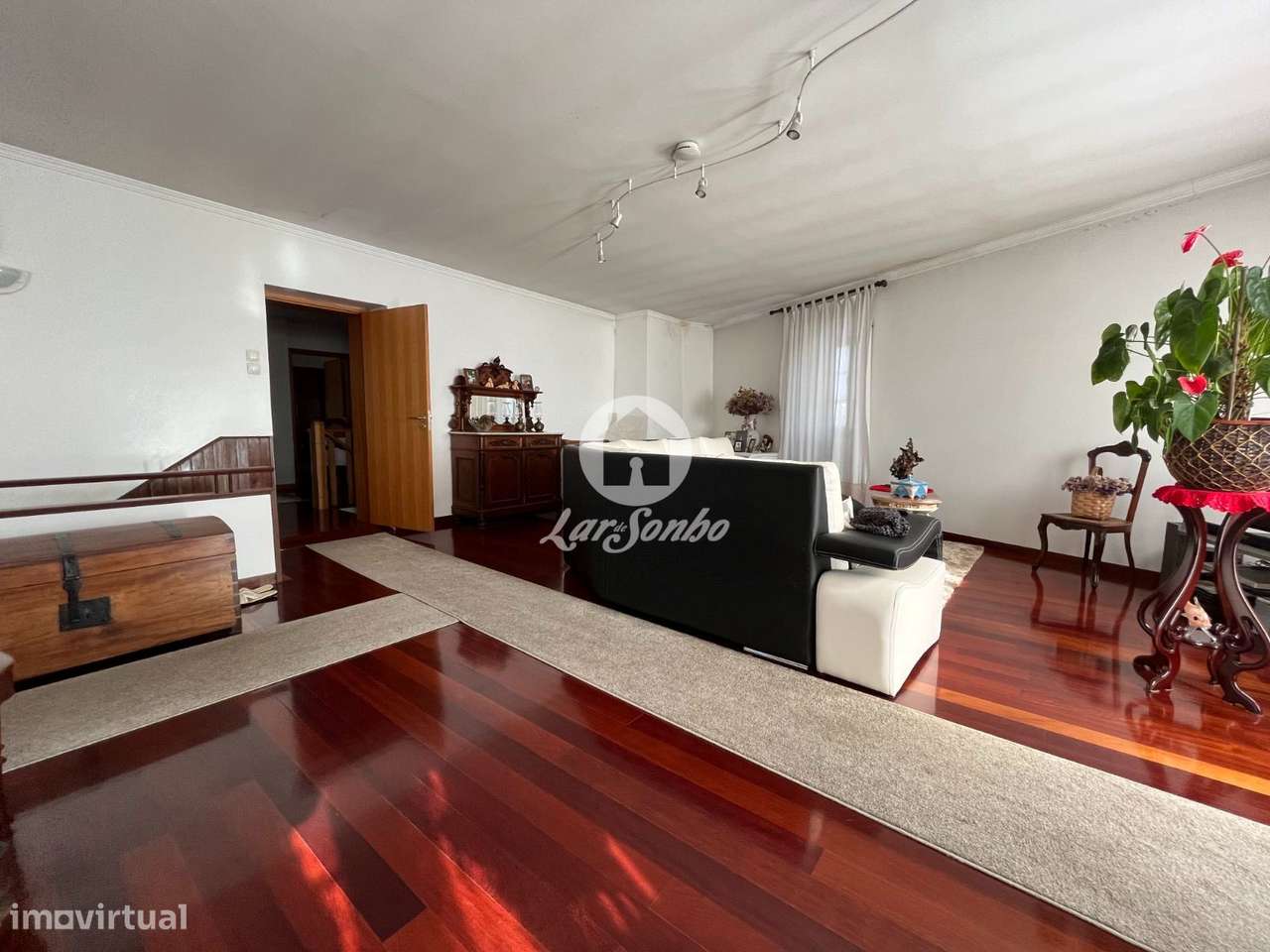 Moradia T4 c/ comércio inserida em terreno c/ 1479m2 em Amorim, Póv... - Grande imagem: 1/19