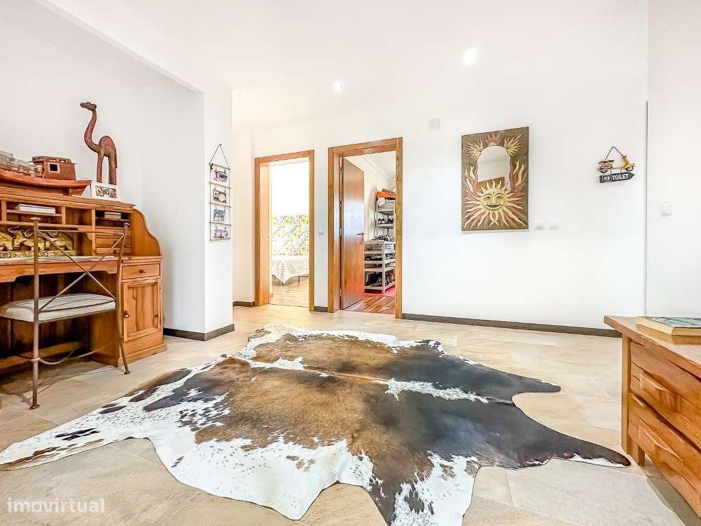 Vende-se moradia T8 junto á Praia da Assenta-8