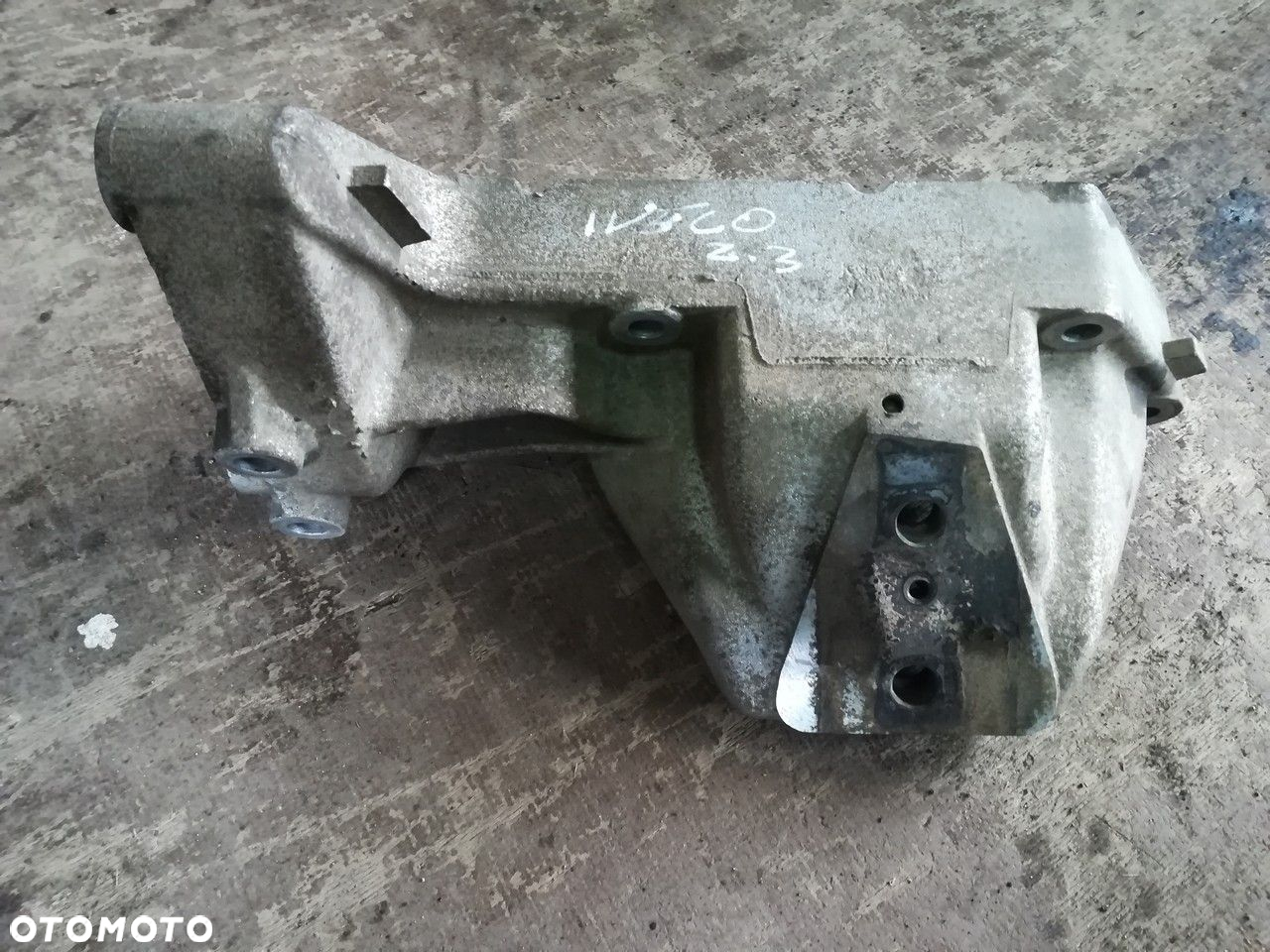 Wspornik Łapa Silnika Lewa Iveco 2.3 E5 500394621 - 2