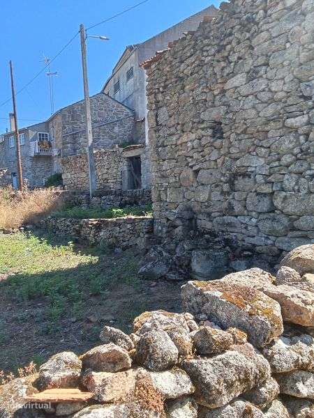 Casa antiga para reconstruir boa localização - Grande imagem: 4/5