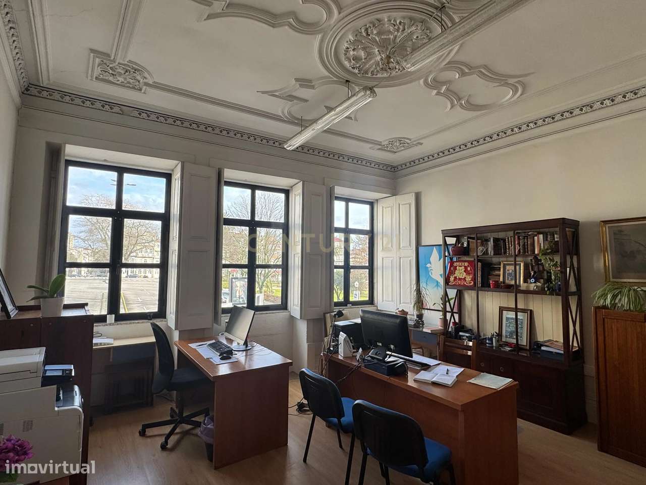 Prédio de Charme na Praça da República – Centro do Porto-21