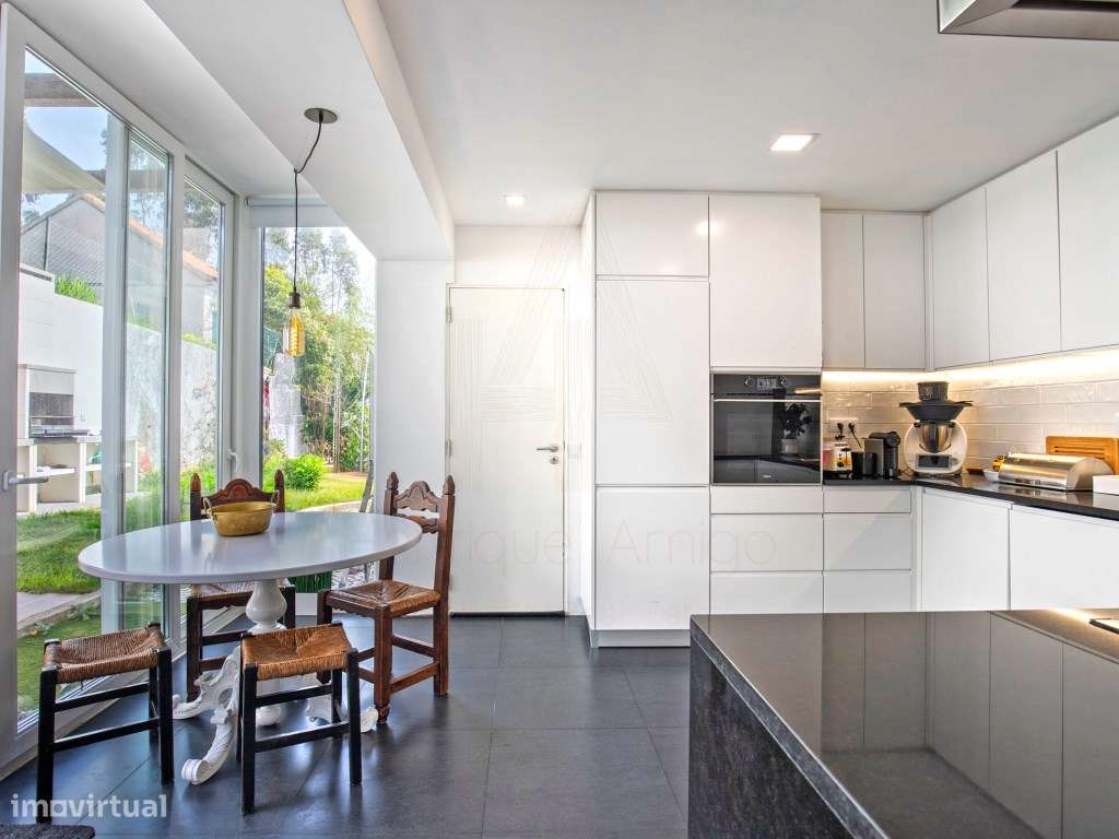 EXCLUSIVO | Moradia V6 de Sonho no Coração da Cotovia, Sesimbra-15