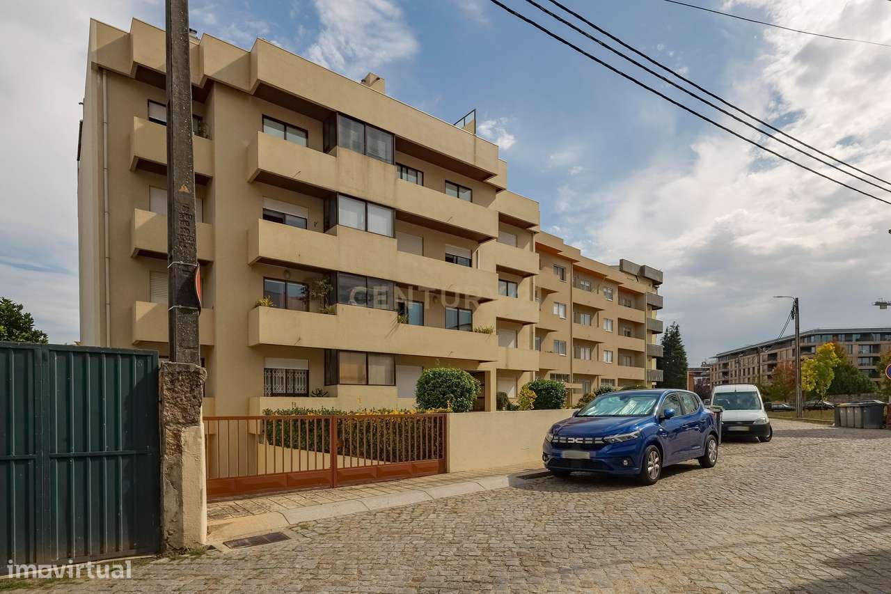 Apartamento T3 em Aguas Santas com Suite e garagem-23
