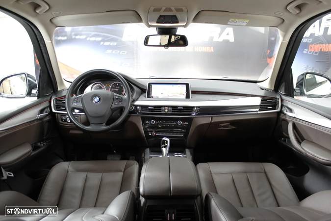 BMW X5 25 d sDrive Comfort 7L - 3