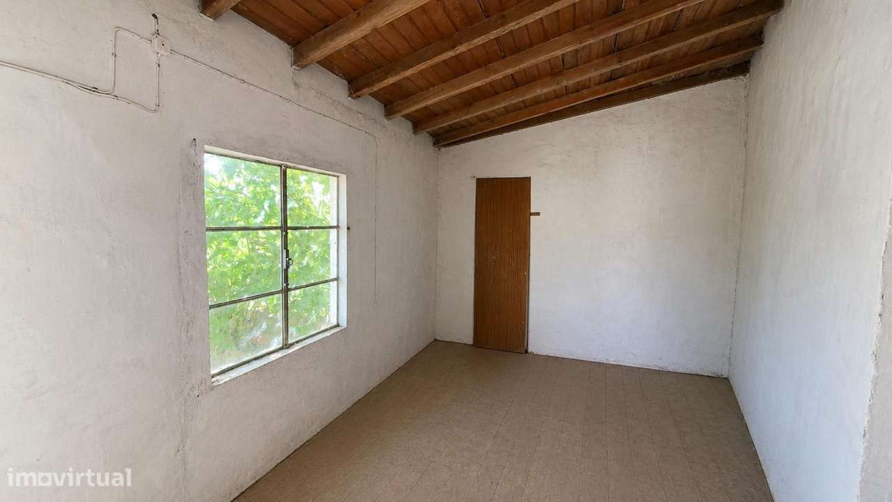 Moradia T2 com Terreno – São Miguel do Rio Torto, Abrantes-10