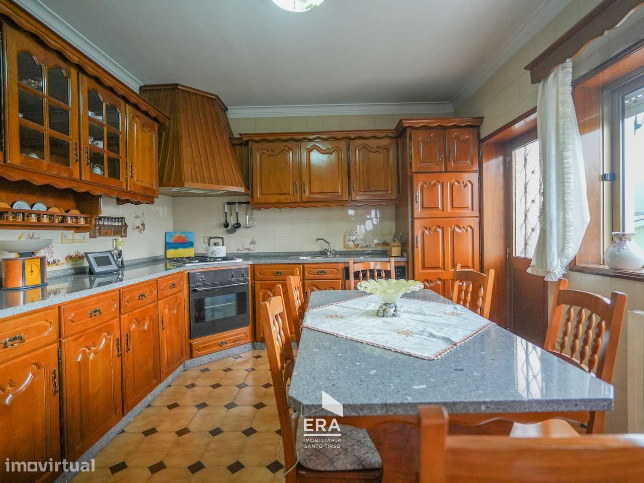 Moradia T6 em Santo Tirso-22