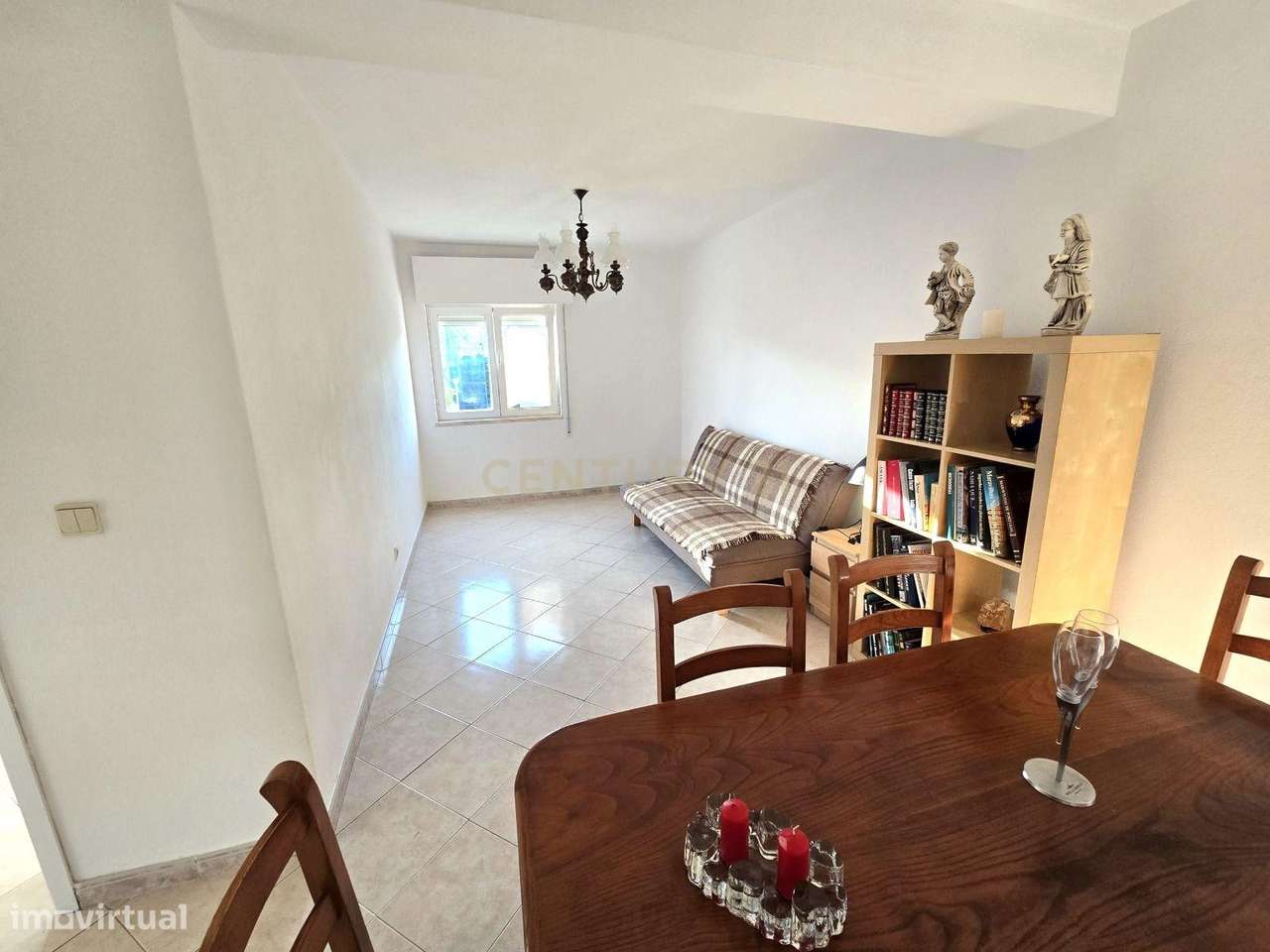 T2 espaçoso mobilado na Estrada Paço do Lumiar - Grande imagem: 2/20