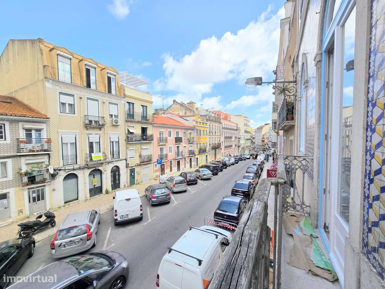 Apartamento T2 com varanda e duas frentes no empreendimento ANJOS 49-20