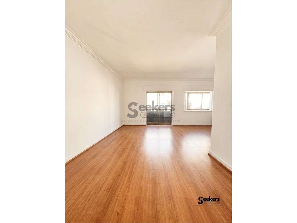 Apartamento T1 no Bairro do Rosário, Cascais - 67 m², Garagem Fecha...-2
